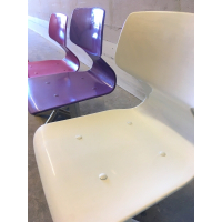 Vintage gekleurde schoolstoeltjes nr 107